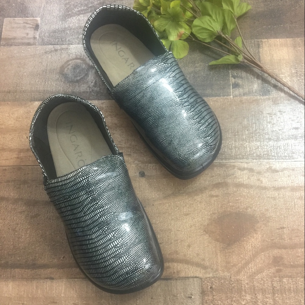 Ingaro Metallic Silver Non-Slip Clogs Sz. 6.5 W
